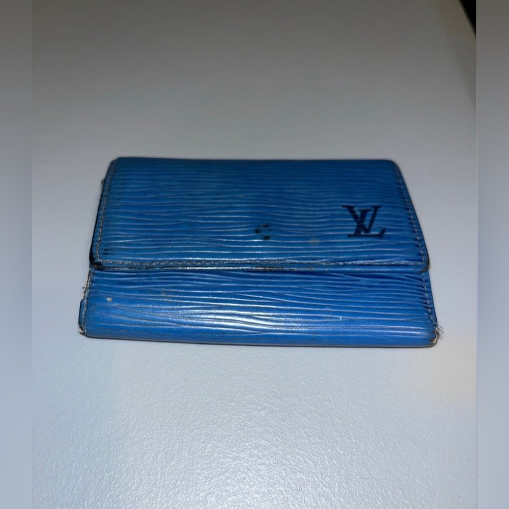 Louis Vuitton epi key holder